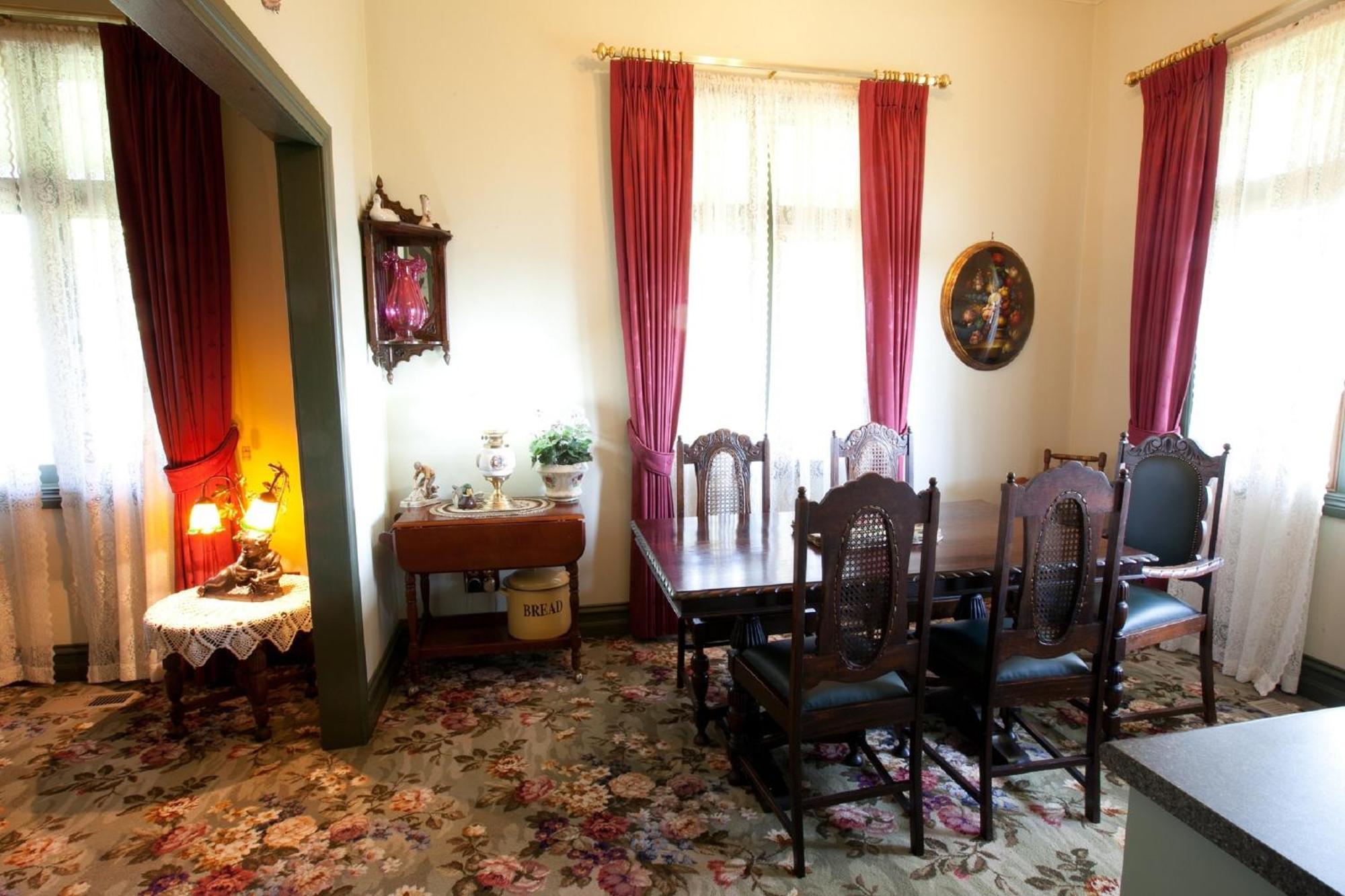 Wild Cattle Creek Estate Bed & Breakfast Wandin Yallock Room photo