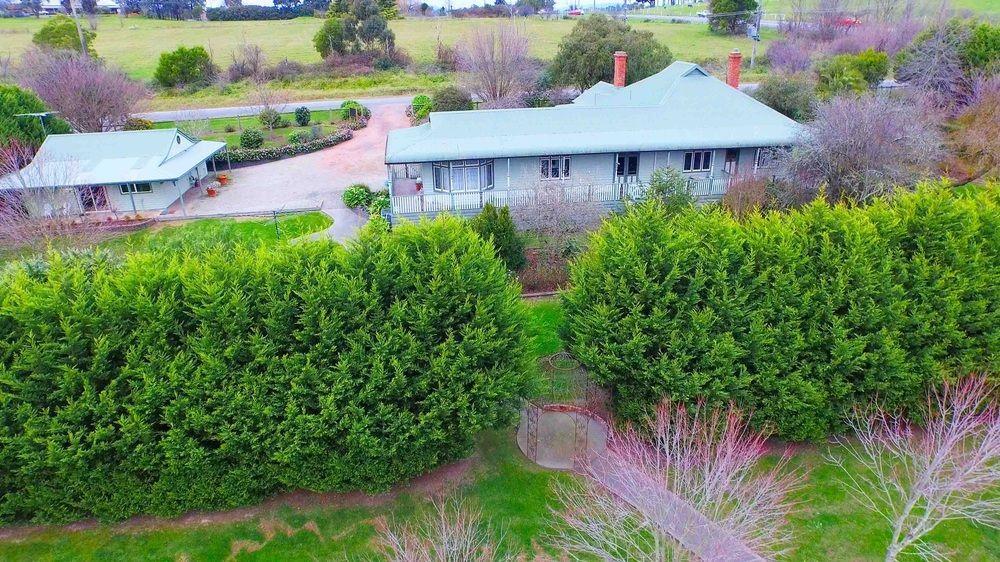 Wild Cattle Creek Estate Bed & Breakfast Wandin Yallock Exterior photo